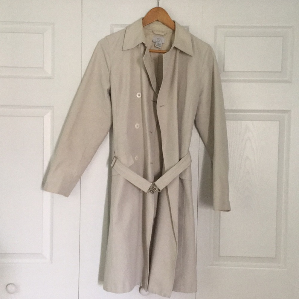 Ann Taylor Loft raincoat/trench coat